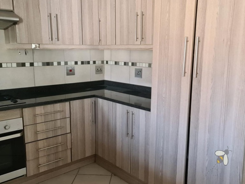 2 bedroom house for rent Secunda, rental with inverter and JoJo tank, pet friendly rental with garden service, flexible 2/3 bedroom layout, modern home with backup power.