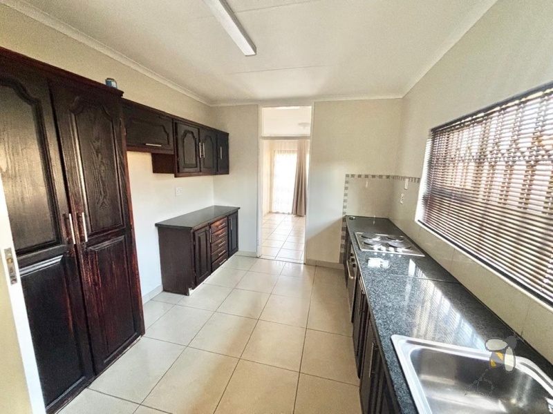 Secunda, property to rent, 3 bedroom, 2 bathroom, modern home, secure rental, CCTV, electric fencing, family home, private rental, Secunda property.