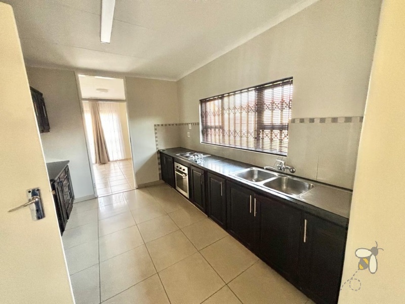 Secunda, property to rent, 3 bedroom, 2 bathroom, modern home, secure rental, CCTV, electric fencing, family home, private rental, Secunda property.