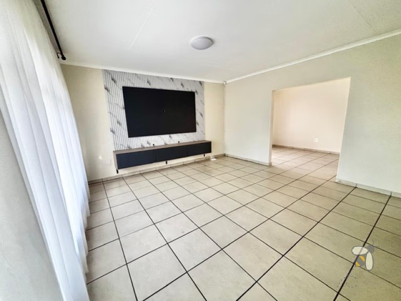 Secunda, property to rent, 3 bedroom, 2 bathroom, modern home, secure rental, CCTV, electric fencing, family home, private rental, Secunda property.
