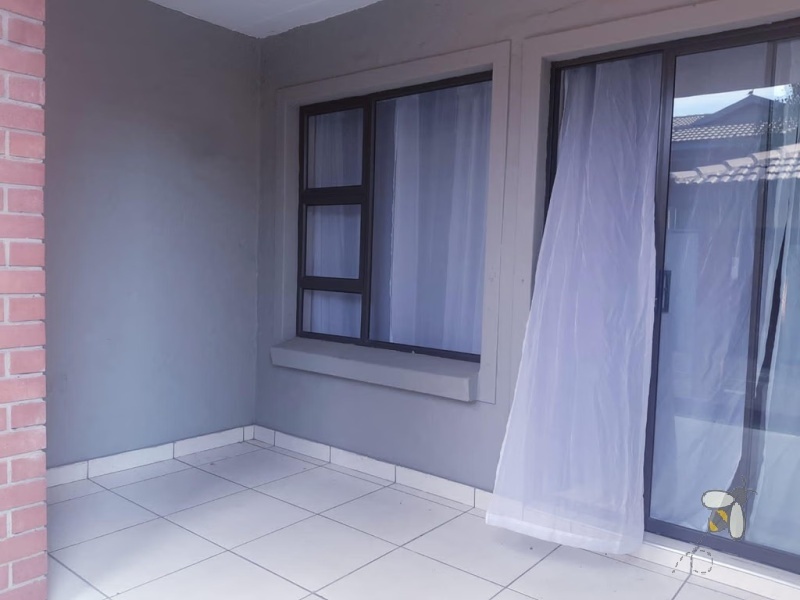 Secunda, property to rent, 2 bedroom, duplex, fully furnished, open plan, built-in braai, Duckpond Dam view, includes water and gas, professionals, small families.