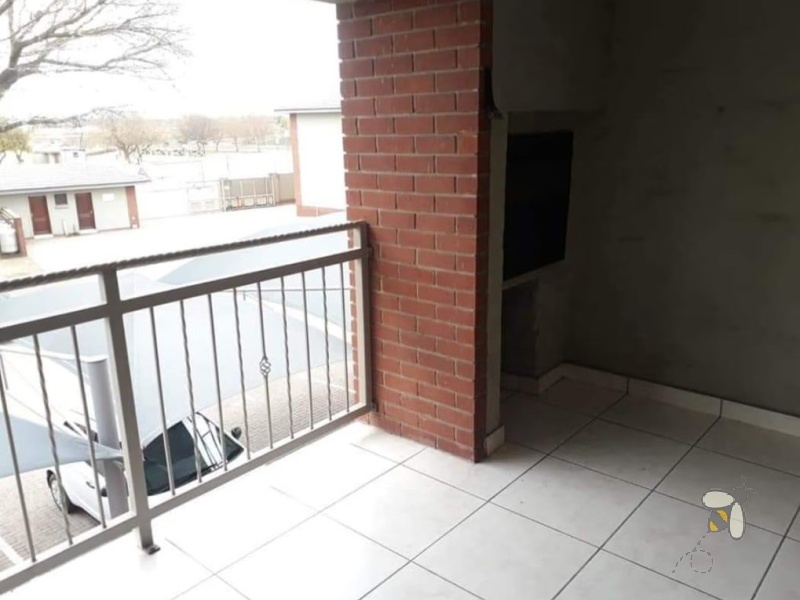 Secunda, property to rent, 2 bedroom, duplex, fully furnished, open plan, built-in braai, Duckpond Dam view, includes water and gas, professionals, small families.
