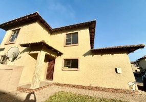 Secunda, property to rent, Extension 23, 3 bedroom, 2 bathroom, secure complex, modern home, wooden flooring, young family, open-plan design, newly developed.