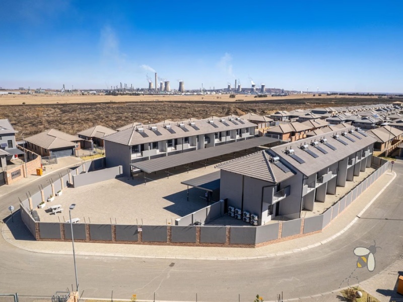 Secunda, property to rent, studio apartment, furnished room, all inclusive, daily laundry, corporate rental, Silkaatzkop, water and electricity included, secure parking, single occupancy.