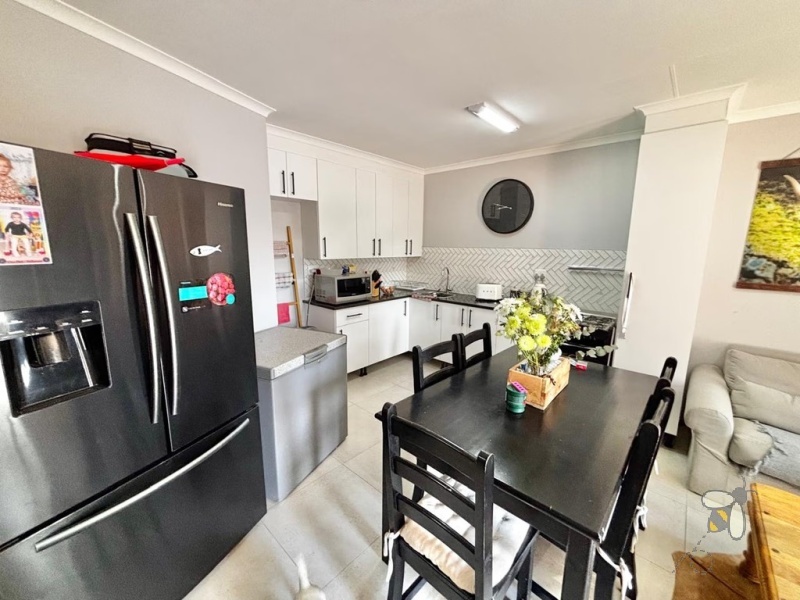 Trichardt, property to rent, 3 bedroom, 2 bathroom, family home, pet friendly, backup water, prepaid utilities, covered carports, open-plan, convenient location.