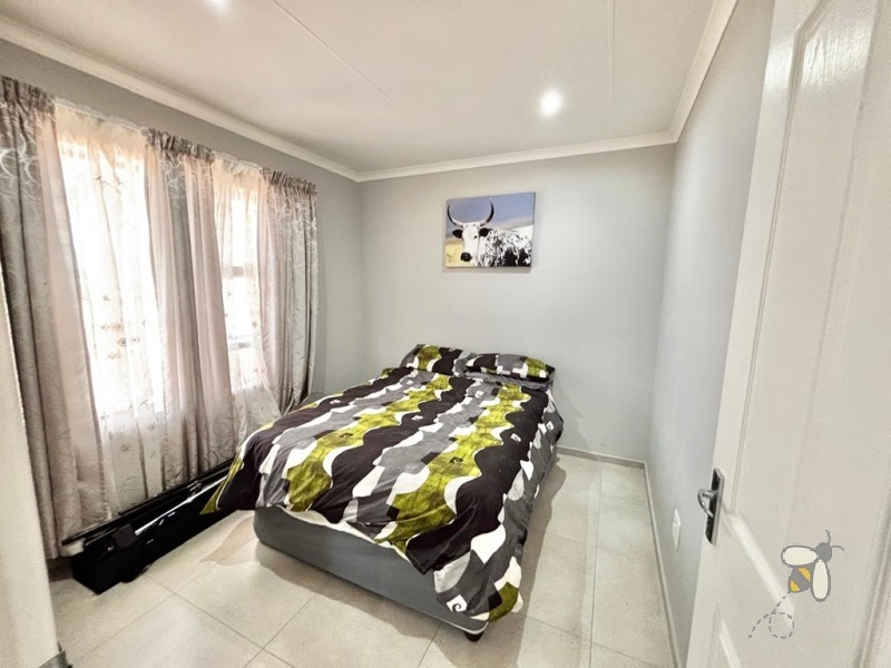 Trichardt, property to rent, 3 bedroom, 2 bathroom, family home, pet friendly, backup water, prepaid utilities, covered carports, open-plan, convenient location.