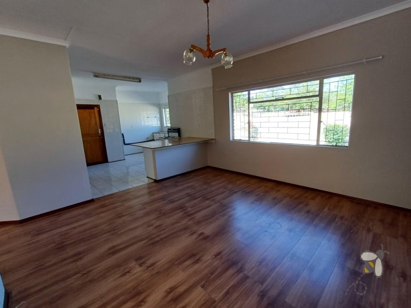 Standerton Central, property to rent, 3 bedroom, 2 bathroom, townhouse, open plan, prepaid electricity, covered carport, modern rental, convenient location, not pet friendly.