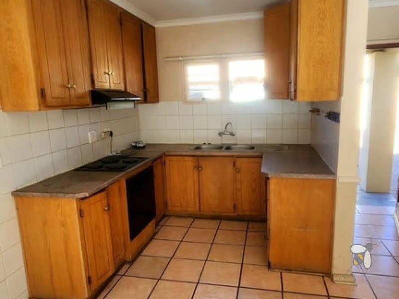 Trichardt, property to rent, 2 bedroom, 1 bathroom, townhouse, pet friendly, private yard, open plan, secure complex, single garage, quiet neighborhood.
