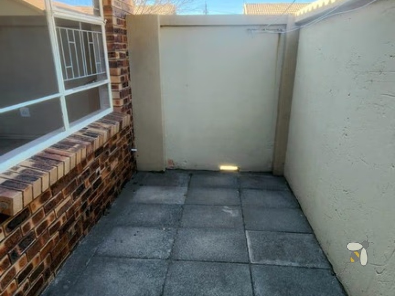 Trichardt, property to rent, 2 bedroom, 1 bathroom, townhouse, pet friendly, private yard, open plan, secure complex, single garage, quiet neighborhood.