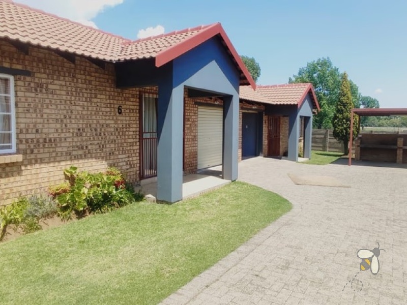 Secunda, property to rent, 1 bedroom, fully furnished, secure complex, DSTV included, water included, prepaid electricity, controlled access, low maintenance, apartments.