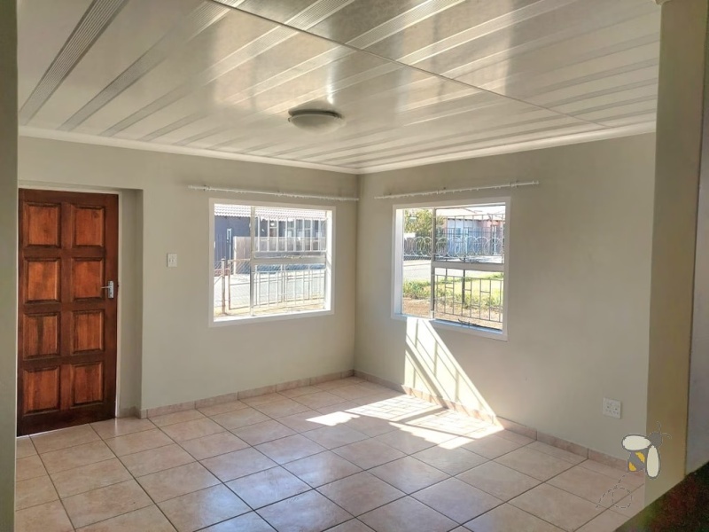 Secunda, property to rent, 3 bedroom, 1 bathroom, family house, pet friendly, secure yard, prepaid electricity, quiet neighborhood, affordable rental, start-up family.