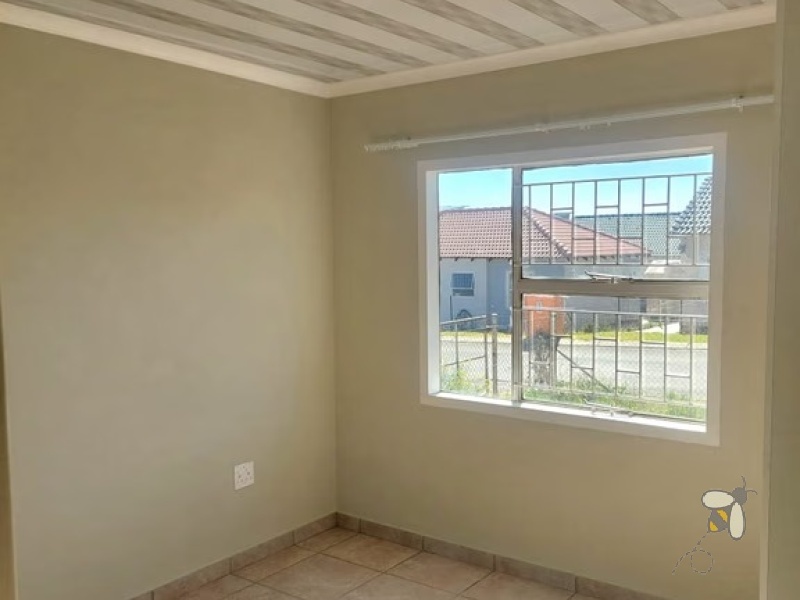 Secunda, property to rent, 3 bedroom, 1 bathroom, family house, pet friendly, secure yard, prepaid electricity, quiet neighborhood, affordable rental, start-up family.