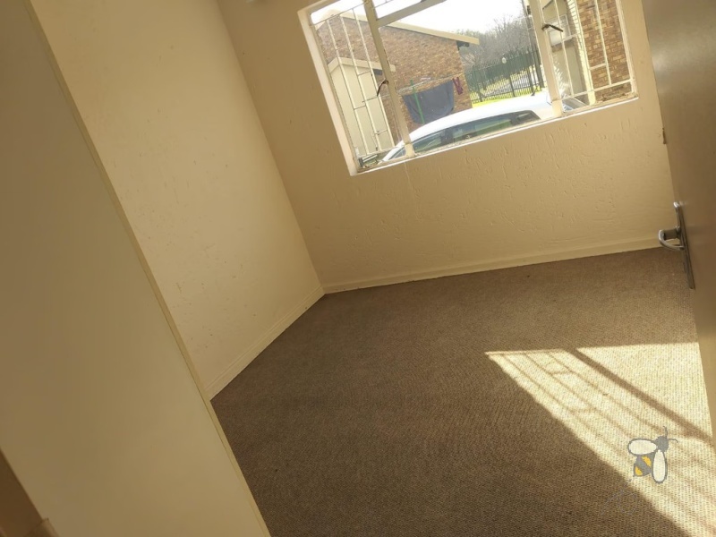 Noordrand, property to rent, 2 bedroom, 1 bathroom, townhouse, open plan, single garage, private garden, low-maintenance, comfortable living.