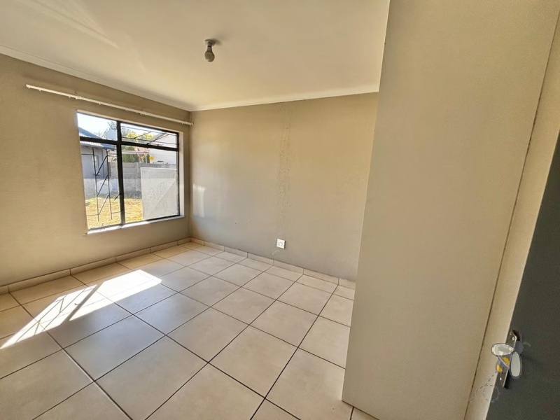 Secunda, property to rent, 2 bedroom, Sunset Park, Sasol, CBD access, open plan, water included, prepaid electricity, no pets, modern apartment.