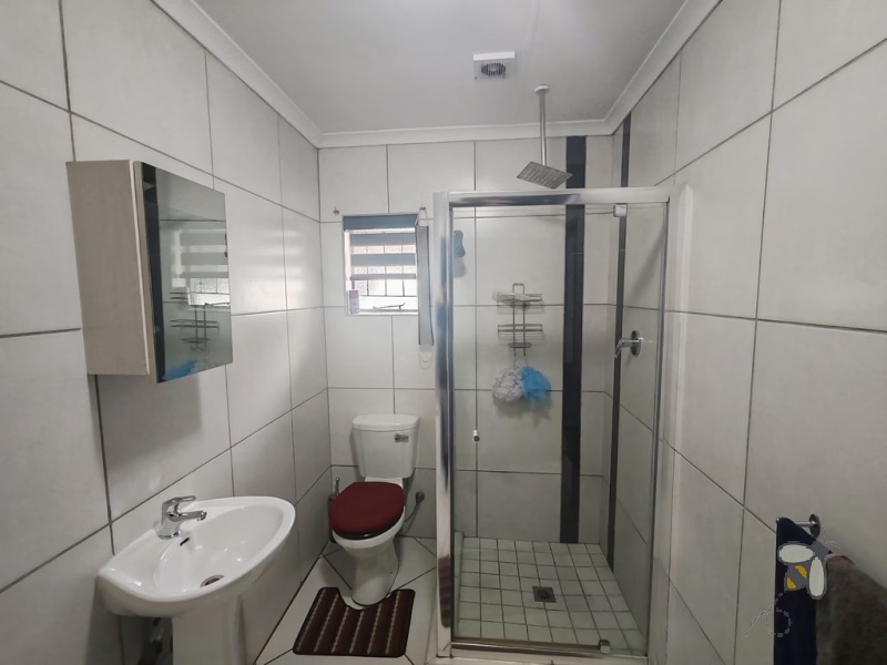 Secunda, property to rent, studio apartment, furnished room, en-suite, Ngusto Guesthouse, all utilities included, backup power, solar, JoJo tank, laundry service, professionals, private entrance.