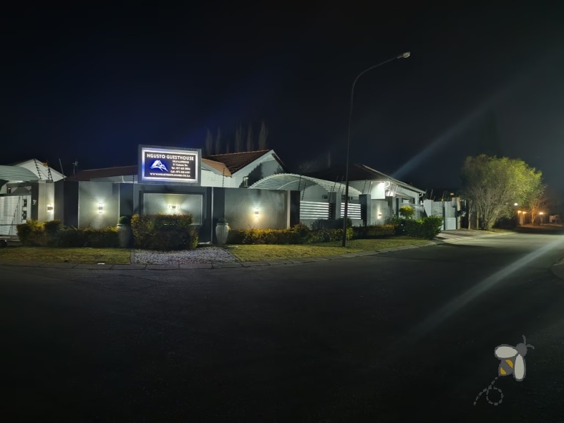 Secunda, property to rent, studio apartment, furnished room, en-suite, Ngusto Guesthouse, all utilities included, backup power, solar, JoJo tank, laundry service, professionals, private entrance.