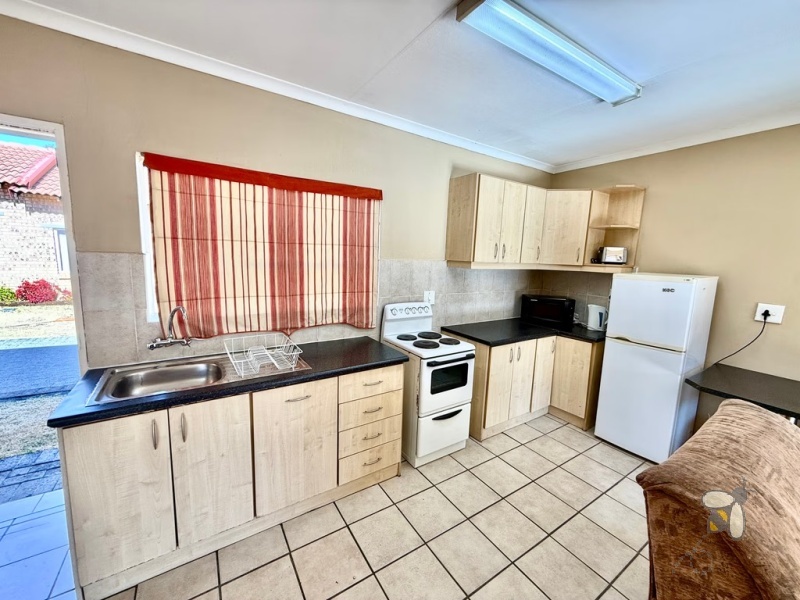 Suidheuwel, property to rent, 1 bedroom, fully furnished, lock-up-and-go, water included, secure complex, single garage, professionals, couples, not pet friendly.