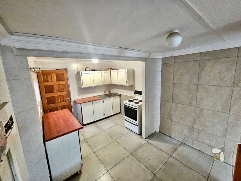 Secunda Central, property to rent, 1 bedroom, pet friendly, private backyard, fixed water fee, prepaid electricity, double carport, open plan, convenient location.