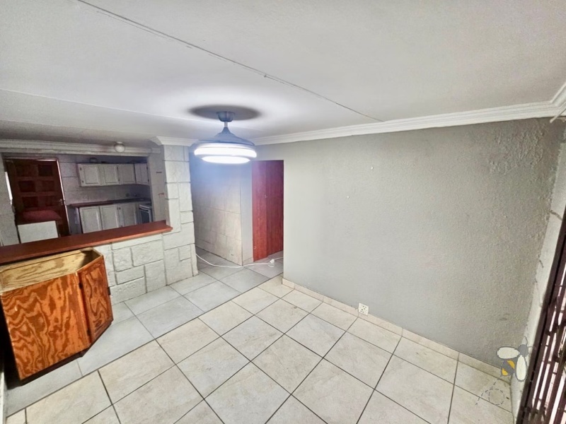 Secunda Central, property to rent, 1 bedroom, pet friendly, private backyard, fixed water fee, prepaid electricity, double carport, open plan, convenient location.