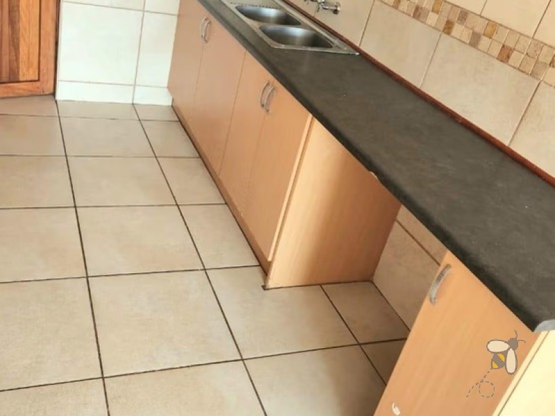 Secunda, 2 bedroom unit for sale, upmarket apartment, secure complex, modern kitchen, full bathroom, laminated flooring, garage, investment.