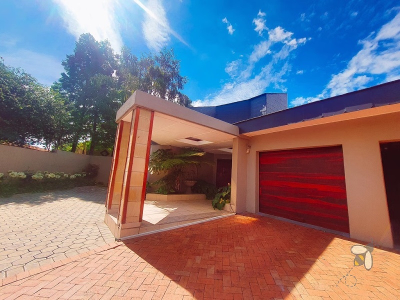 Secunda Central, Green Area, house for sale, luxury home, 3 bedroom, swimming pool, built-in bar, fireplace, entertainment area, 3 garages, jungle gym, CCTV.