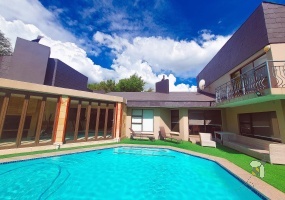Secunda Central, Green Area, house for sale, luxury home, 3 bedroom, swimming pool, built-in bar, fireplace, entertainment area, 3 garages, jungle gym, CCTV.