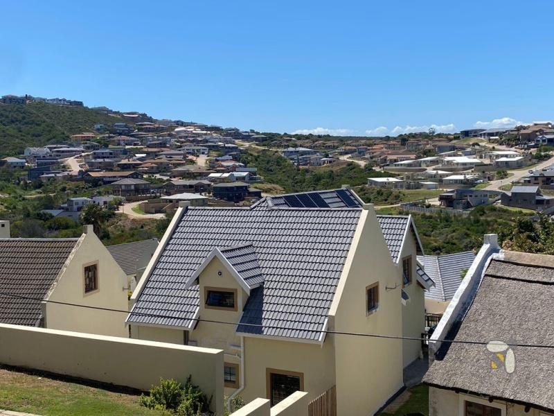 Vakansieplaas, 4 bedroom house for sale, freestanding home, north-facing, cul-de-sac, luxury home, loft, furniture included, investment property, PPRA registered.
