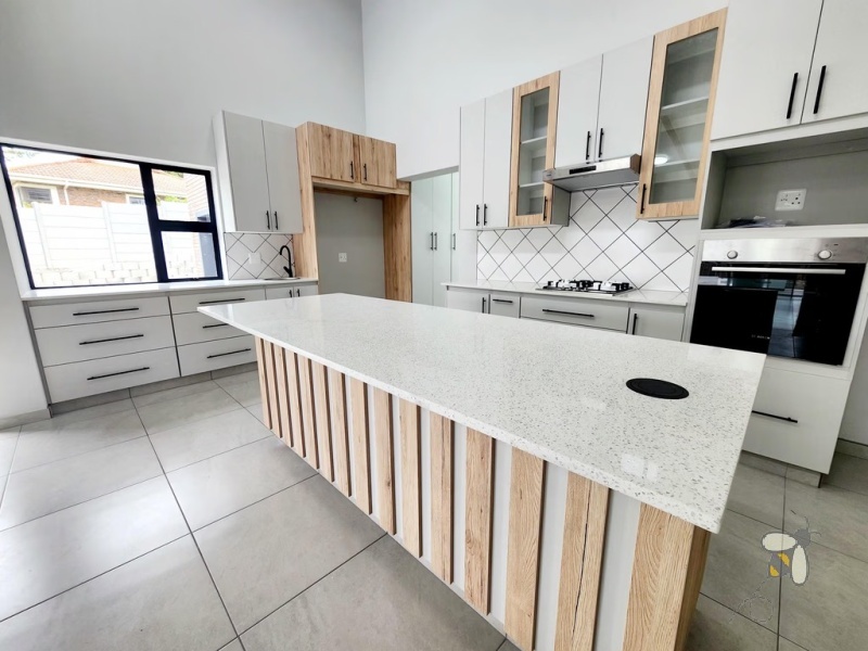 Fraaiuitsig, duet for sale, 3 bedroom, newly built, cul-de-sac, valley views, built-in braai, double garage, modern luxury, R3.75 million, PPRA registered.