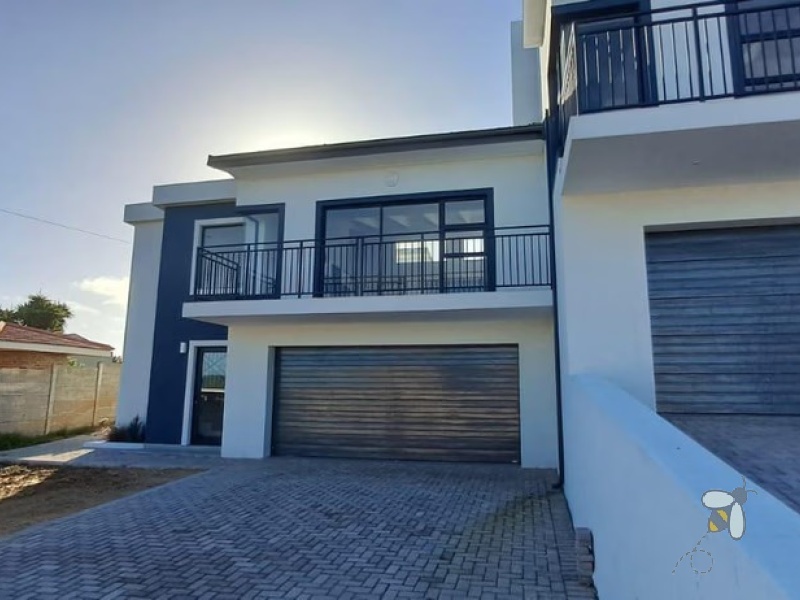 Dana Bay, 3 bedroom duet for sale, sea views, modernized rooms, open-plan living, private driveway, cute garden, modern finishes, PPRA registered.