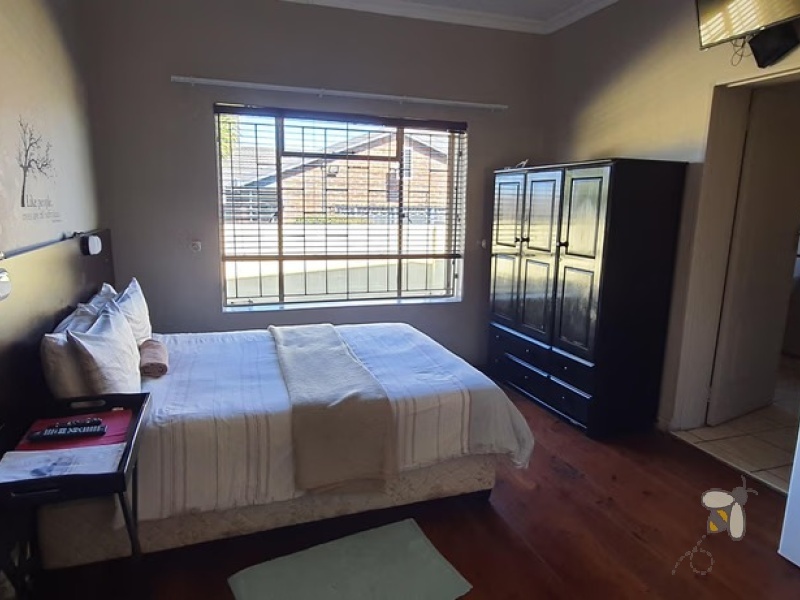 Standerton Central, guesthouse for sale, investment opportunity, nine rooms, self-catering, VAT included, furniture included, heat pump, JoJo tank, three-phase power.