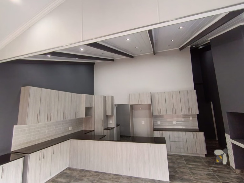 Island View, 3 bedroom duet for sale, single-level, newly built, ocean views, valley views, dual braai, granite kitchen, gas hob, walk-in pantry, double garage, modern finishes.