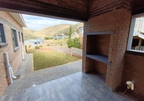 Island View, 3 bedroom duet for sale, single-level, newly built, ocean views, valley views, dual braai, granite kitchen, gas hob, walk-in pantry, double garage, modern finishes.