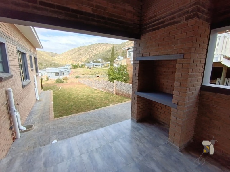 Island View, 3 bedroom duet for sale, single-level, newly built, ocean views, valley views, dual braai, granite kitchen, gas hob, walk-in pantry, double garage, modern finishes.