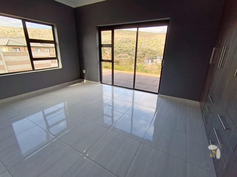 Island View, 3 bedroom duet for sale, single-level, newly built, ocean views, valley views, dual braai, granite kitchen, gas hob, walk-in pantry, double garage, modern finishes.
