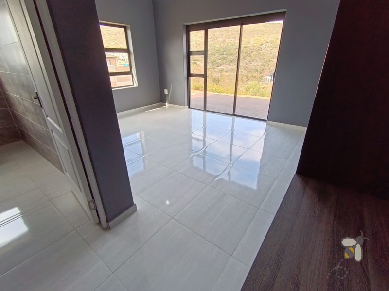 Island View, 3 bedroom duet for sale, single-level, newly built, ocean views, valley views, dual braai, granite kitchen, gas hob, walk-in pantry, double garage, modern finishes.