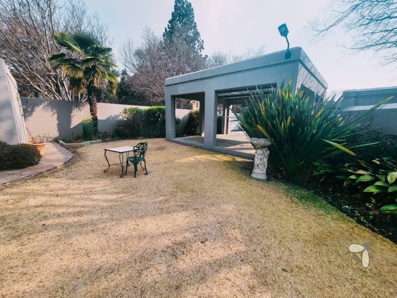 Secunda Central, Green Area, investment property, house with flats for sale, rental income, R40000, 3 bedroom, 4 flats, Duckpond view, lapa, built-in braai, income generator.