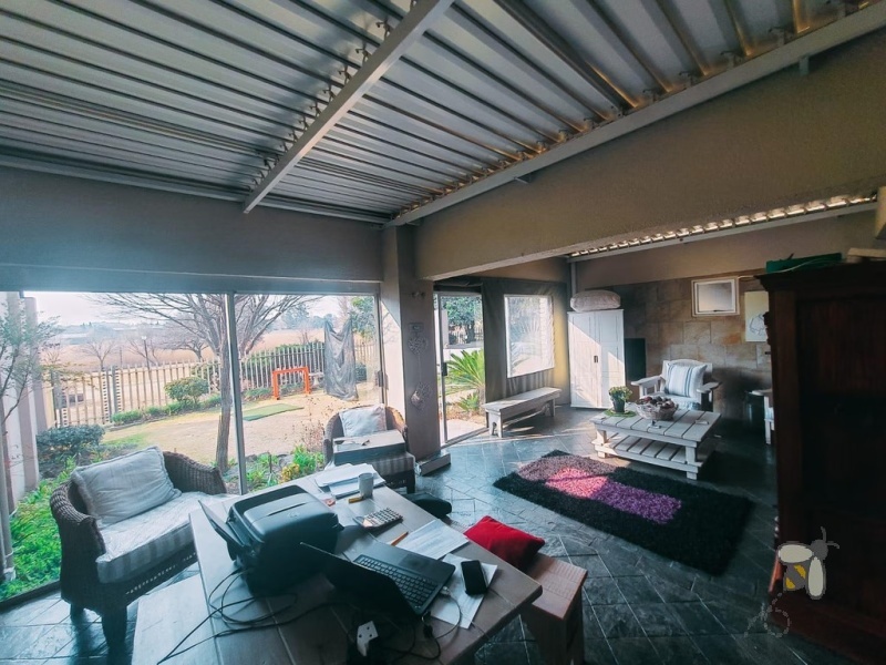 Secunda Central, Green Area, investment property, house with flats for sale, rental income, R40000, 3 bedroom, 4 flats, Duckpond view, lapa, built-in braai, income generator.