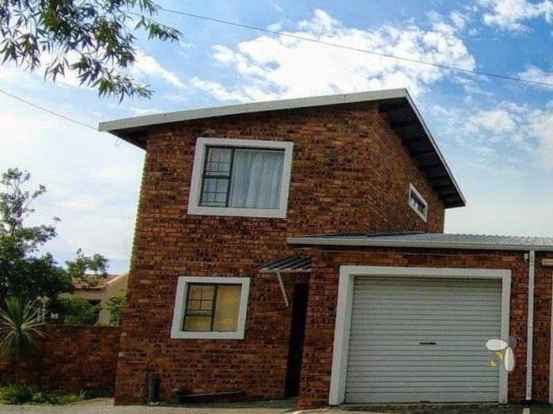 Secunda, Extension 22, townhouse complex for sale, four units, investment property, rental income, R30000, long-term lease, subdivisible stand, lock-up garages, double-story.