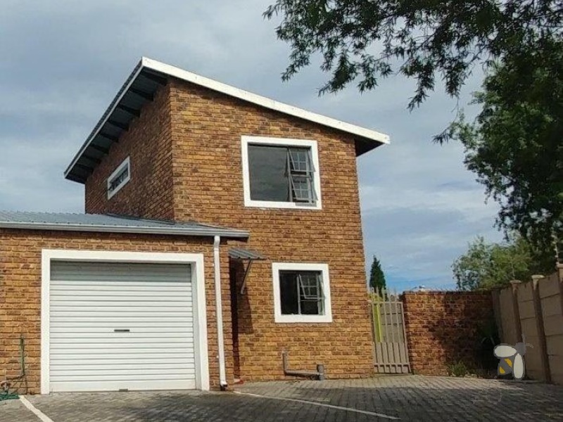 Secunda, Extension 22, townhouse complex for sale, four units, investment property, rental income, R30000, long-term lease, subdivisible stand, lock-up garages, double-story.