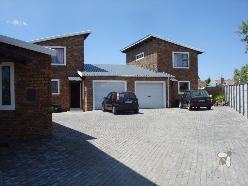 Secunda, Extension 22, townhouse complex for sale, four units, investment property, rental income, R30000, long-term lease, subdivisible stand, lock-up garages, double-story.