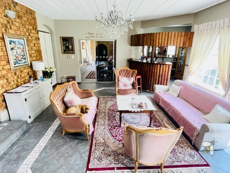 Secunda, 5 bedroom house for sale, guesthouse potential, no load shedding, solar power, inverter system, lithium batteries, JoJo tank, indoor braai, unique pool, en-suite bedrooms.