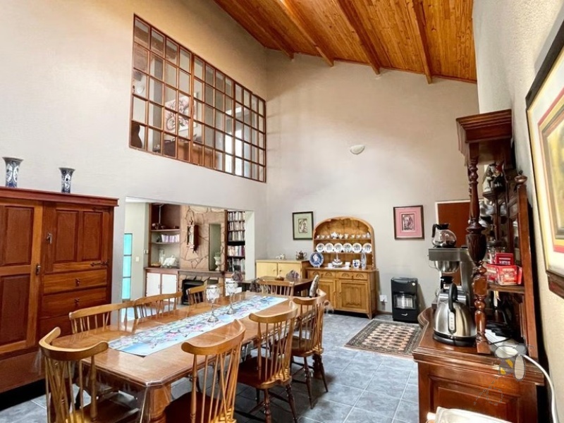 Secunda, 5 bedroom house for sale, guesthouse potential, no load shedding, solar power, inverter system, lithium batteries, JoJo tank, indoor braai, unique pool, en-suite bedrooms.