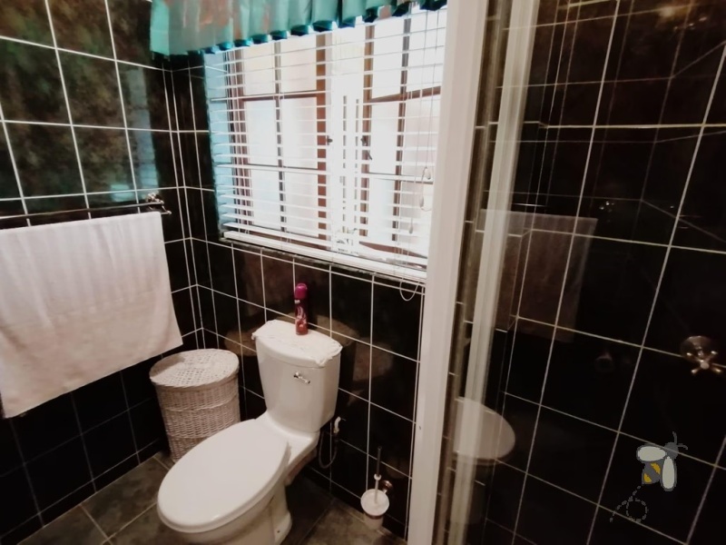 Secunda, spacious house for sale, big stand, 3 bedroom, flatlet, rental income, study, 3 bathrooms, family home, great location.