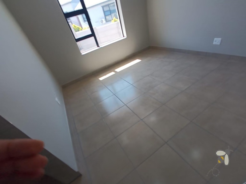 Island View Mossel Bay, 3 bedroom duet for sale, newly built, all en-suite, gas hob, built-in braai, solar geyser, double garage, pet-friendly, scullery, modern living.