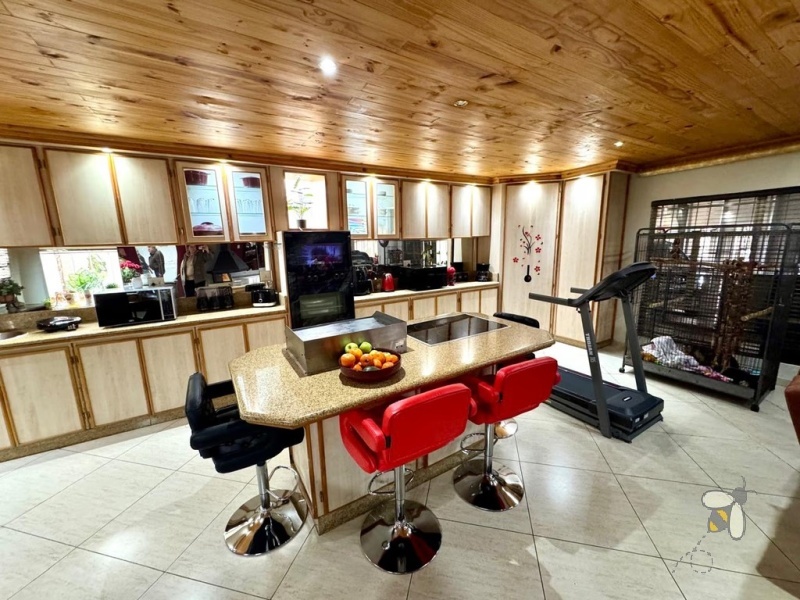 Secunda, 4 bedroom house for sale, flatlet, rental income, dual kitchens, Jetmaster fireplace, swimming pool, lapa, built-in braai, luxury home, granite countertops, double eye-level oven.