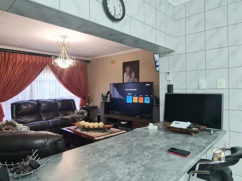 Secunda, 5 bedroom house for sale, double story, face brick, 40kVA generator, borehole, 16 camera CCTV, lapa, built-in braai, underfloor heating, luxury living, secure home.