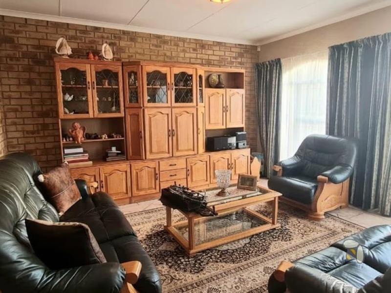 Secunda, 5 bedroom house for sale, double story, face brick, 40kVA generator, borehole, 16 camera CCTV, lapa, built-in braai, underfloor heating, luxury living, secure home.