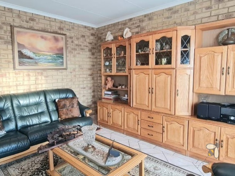 Secunda, 5 bedroom house for sale, double story, face brick, 40kVA generator, borehole, 16 camera CCTV, lapa, built-in braai, underfloor heating, luxury living, secure home.