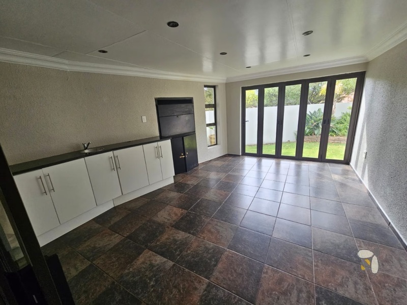 Secunda Green Area, 4 bedroom house for sale, solar system, no loadshedding, heated swimming pool, indoor braai, dedicated study, water tanks, large kitchen, double garage, stylish home.