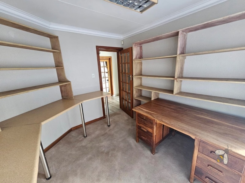 Secunda Green Area, 4 bedroom house for sale, solar system, no loadshedding, heated swimming pool, indoor braai, dedicated study, water tanks, large kitchen, double garage, stylish home.